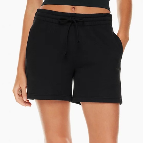 aritzia tna cozy fleece 5” boyfriend sweatshort - Picture 1 of 16